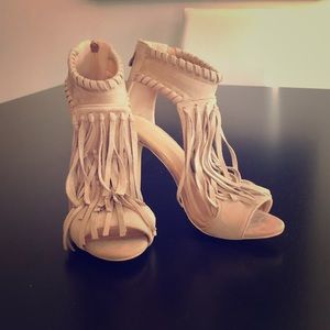 HIGH HEEL SANDAL TAN FRINGE
